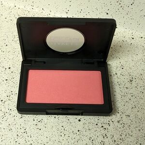 MAKE UP FOR EVER Artist Longwear Skin-fusing Powder Blush